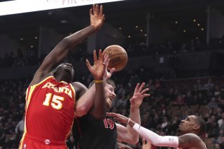 Capela (15) et les Hawks ont pris leur revanche face aux Raptors vendredi KEYSTONE/AP/Chris Young
